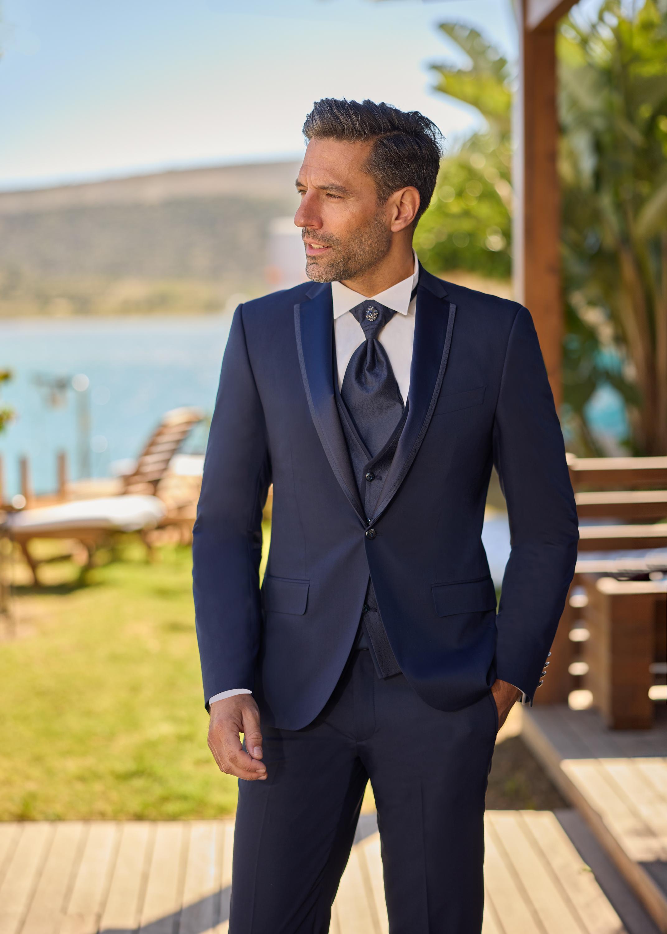 Costume de mariage homme bleu L Empire du Marie